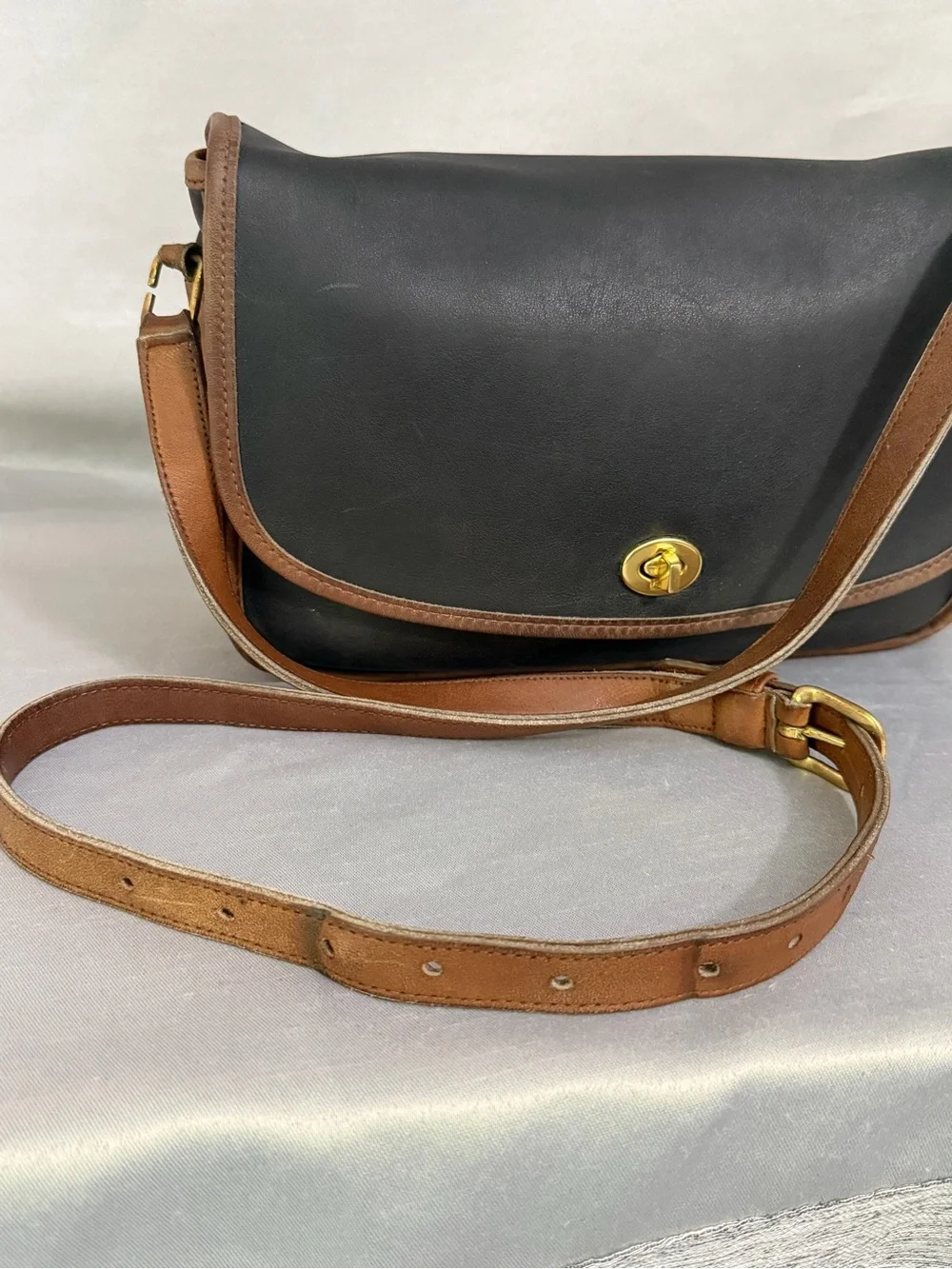 Vintage COACH City Spectator Bag Black/ Brown Two Toned Leather 80’s 0445-042